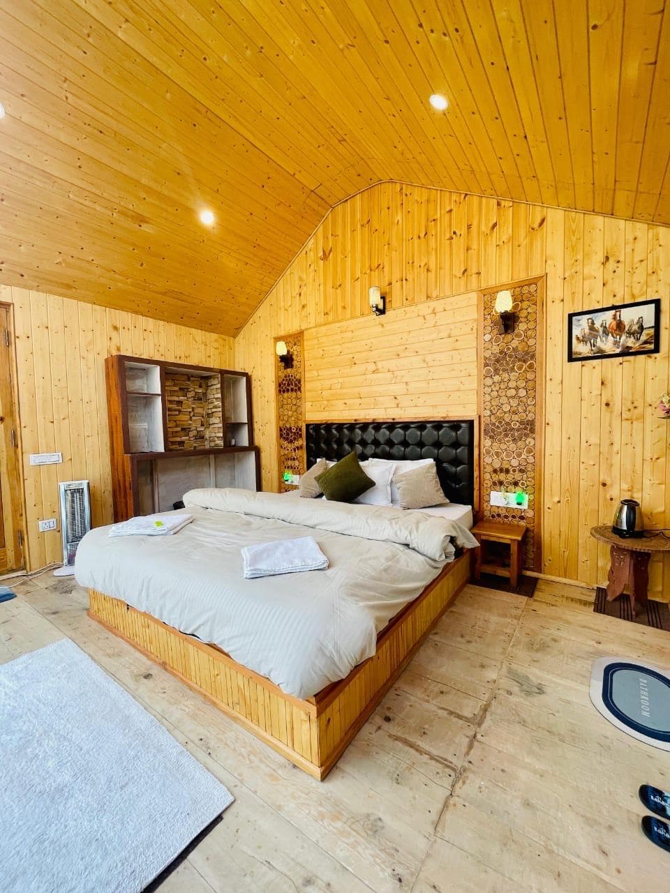 Jibhi Mountain Pine — photo 2